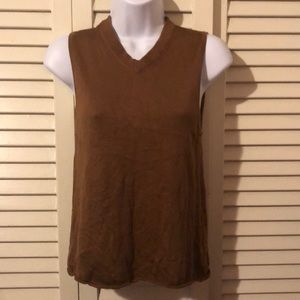 DKNY sleeveless sweater 100% silk